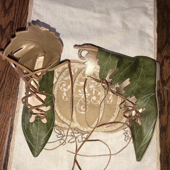 Green Elven Leaf Boots - Picture 5 of 8